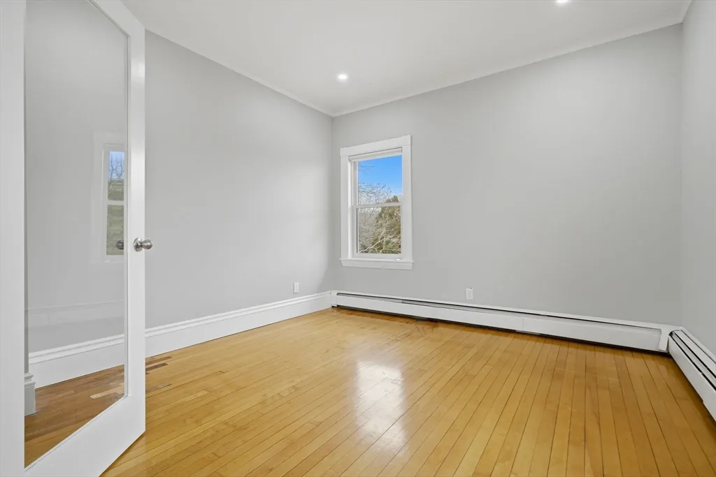 4 bed, 3 bath apartment for rent at 2 Ocean Ave, Phillips Beach — photo 23 of 31
