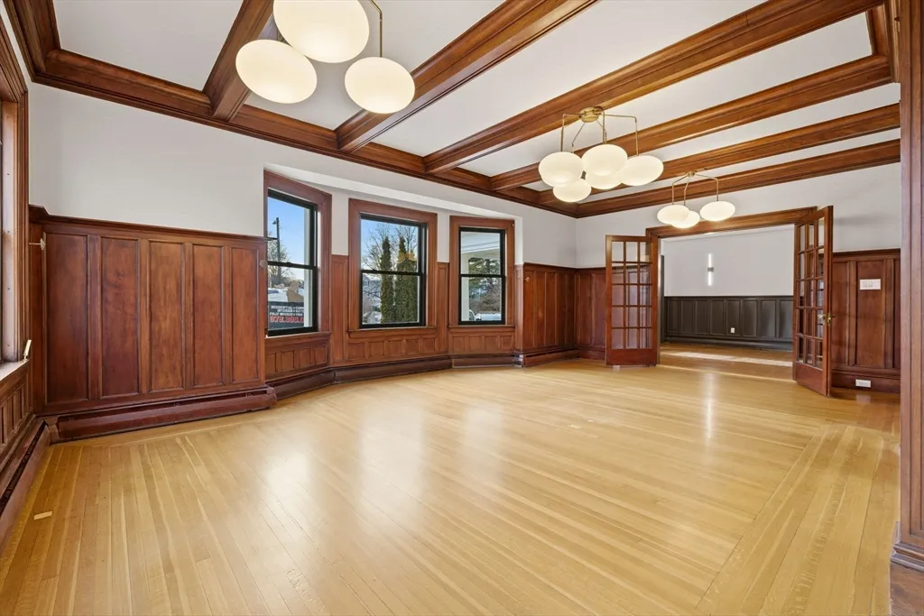 4 bed, 3 bath apartment for rent at 2 Ocean Ave, Phillips Beach — photo 9 of 31