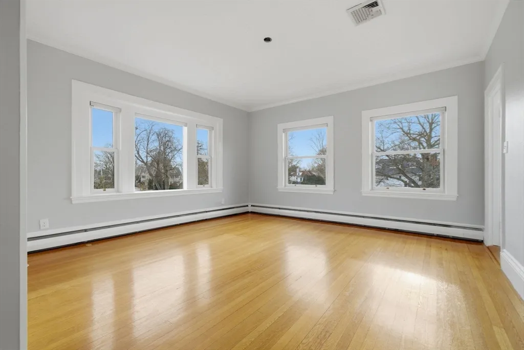 4 bed, 3 bath apartment for rent at 2 Ocean Ave, Phillips Beach — photo 24 of 31