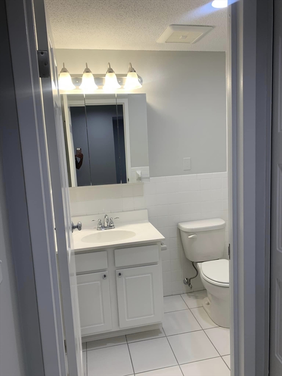 2 bed, 1 bath apartment for rent at 2 Ocean Ave Unit 102, Revere — photo 7 of 9