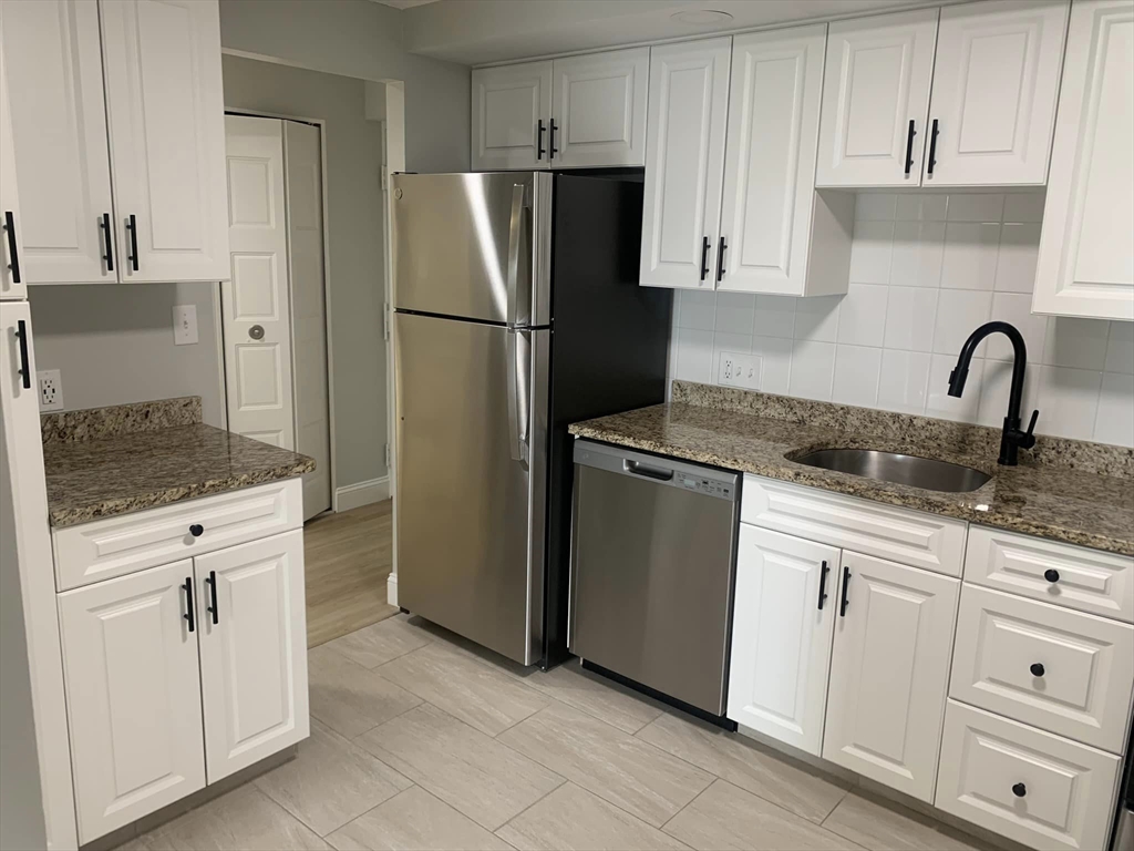 2 bed, 1 bath apartment for rent at 2 Ocean Ave Unit 102, Revere — photo 3 of 9
