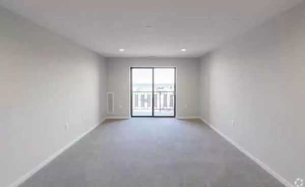 1 bed, 1 bath apartment for rent at 2 Ocean Ave Unit 300, Revere — photo 3 of 15