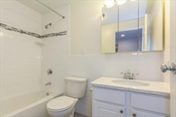 1 bed, 1 bath apartment for rent at 2 Ocean Ave Unit 409, Revere — photo 6 of 8