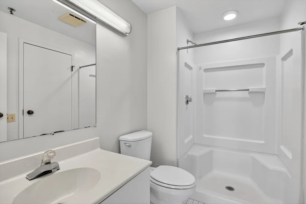 2 bed, 2 bath apartment for rent at 2 Ocean Ave Unit 514, Revere — photo 8 of 27