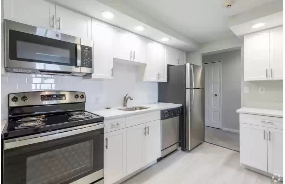 1 bed, 1 bath apartment for rent at 2 Ocean Ave Unit 700, Revere — photo 5 of 15