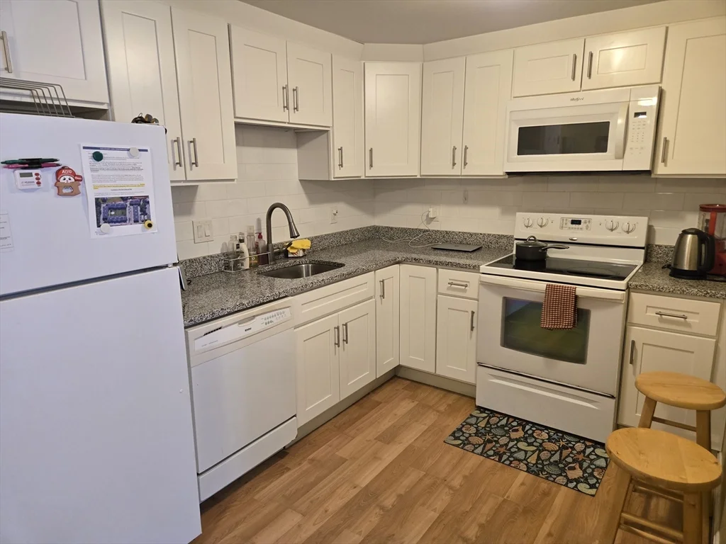 1 bed, 1 bath apartment for rent at 2 Old Colony Ln Unit 8, Arlington — photo 12 of 13