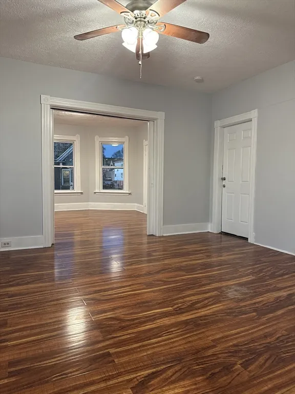 3 bed, 1 bath apartment for rent at 2 Orne St Unit 2, Worcester — photo 4 of 10