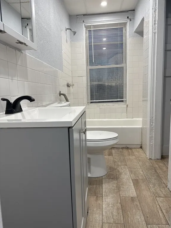 3 bed, 1 bath apartment for rent at 2 Orne St Unit 2, Worcester — photo 5 of 10