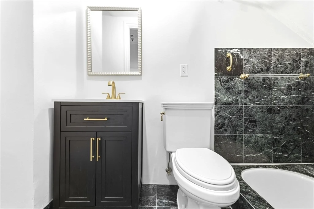3 bed, 3 bath apartment for rent at 2 Otis Pl Unit 1, Beacon Hill — photo 14 of 24