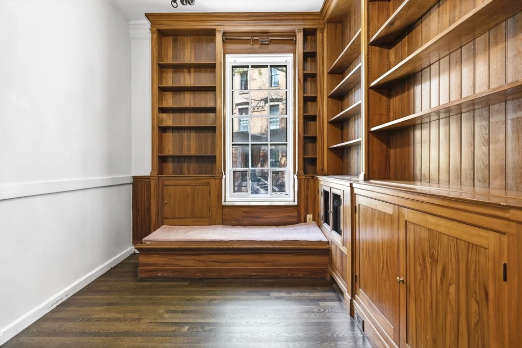 3 bed, 3 bath apartment for rent at 2 Otis Pl Unit 1, Beacon Hill — photo 11 of 24