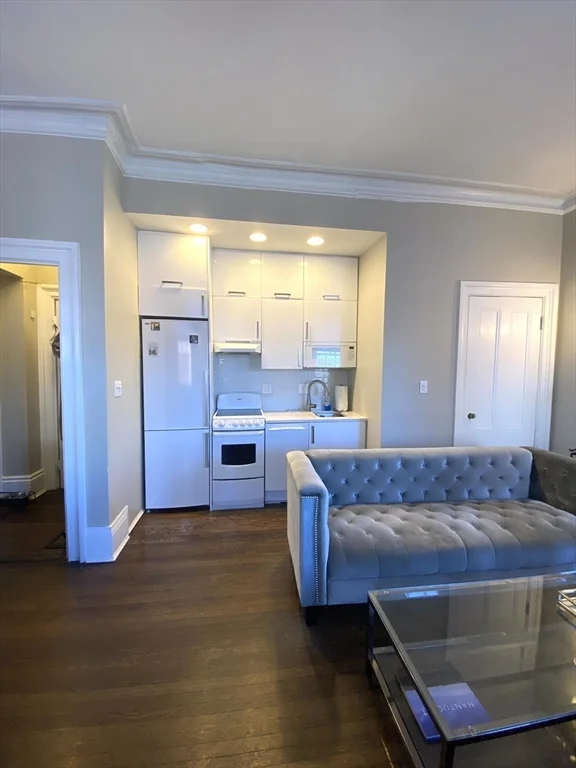 1 bed, 1 bath apartment for rent at 2 Otis Pl Unit 4, Beacon Hill — photo 2 of 6