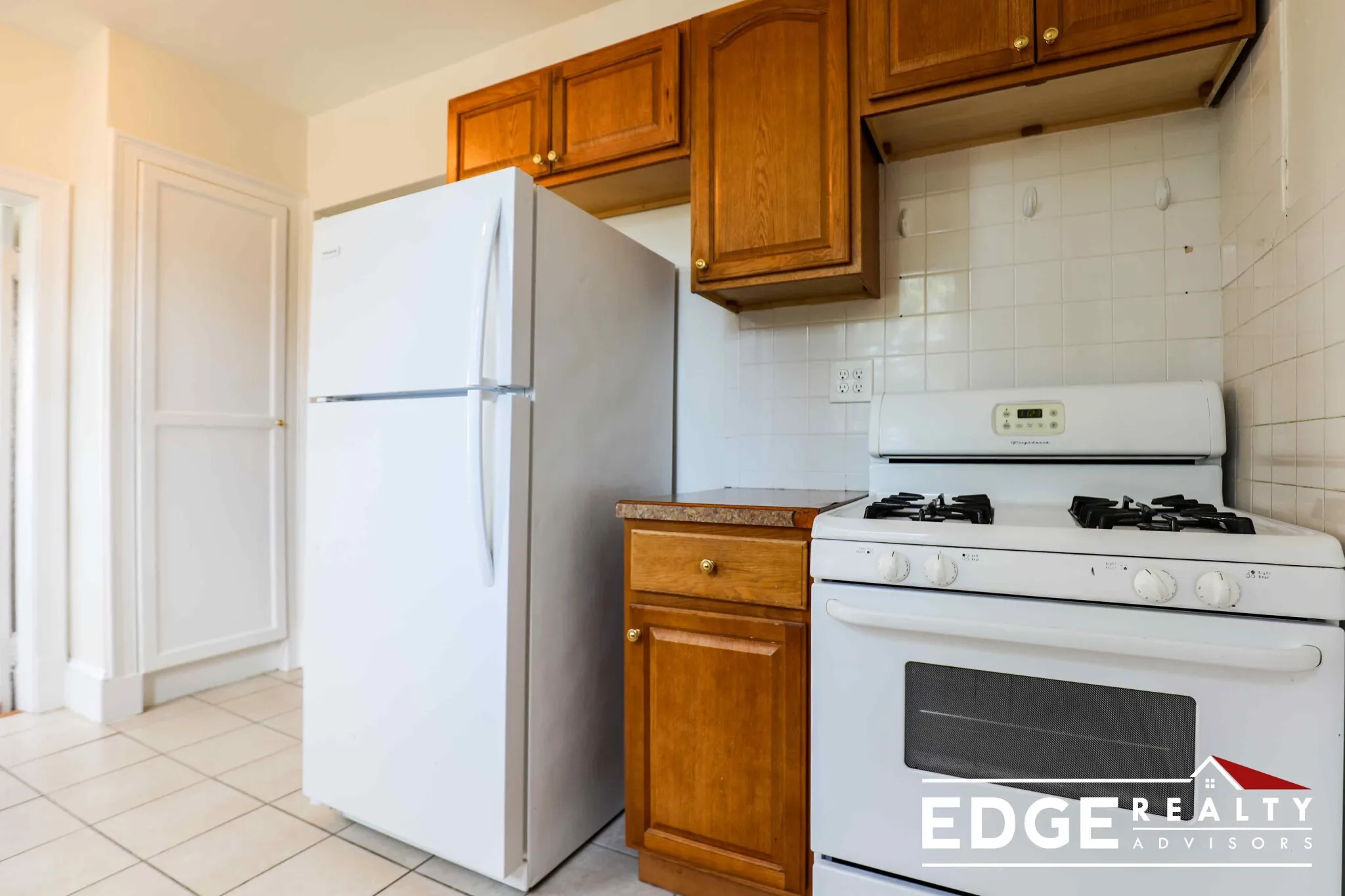1.5 bed, 1 bath apartment for rent at 2 Pama Gardens Unit 4, Brighton — photo 2 of 8