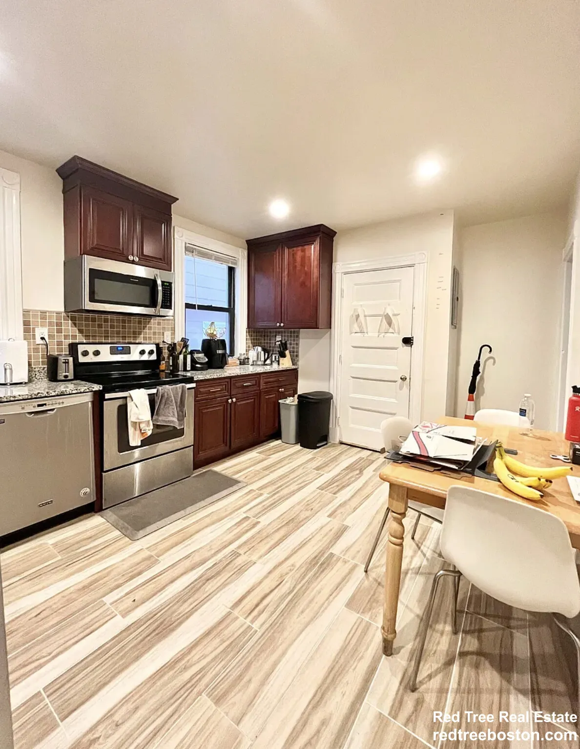 3 bed, 1 bath apartment for rent at 2 Parker Hill Ter Unit 1, Mission Hill — photo 3 of 11