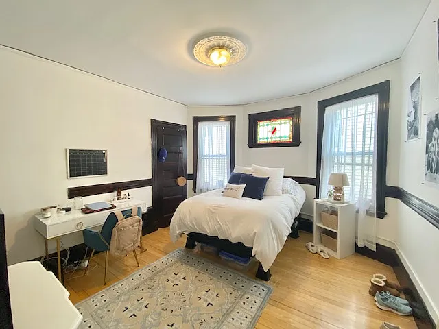 4 bed, 1 bath apartment for rent at 2 Parker Hill Terr Unit 3, Mission Hill — photo 5 of 11
