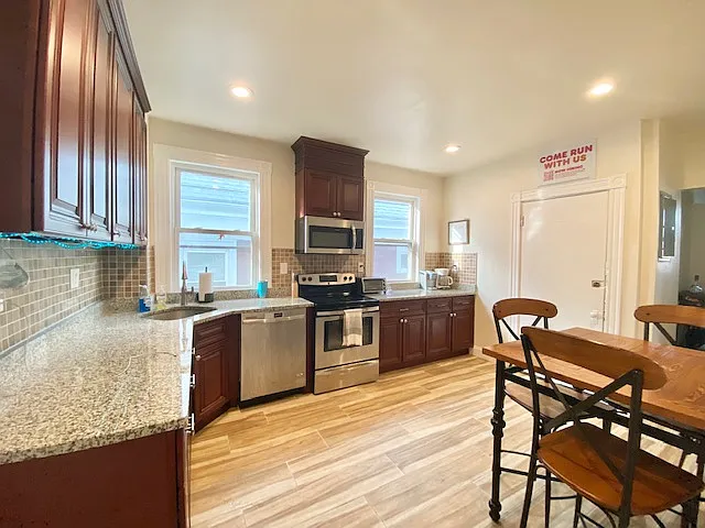 4 bed, 1 bath apartment for rent at 2 Parker Hill Terr Unit 3, Mission Hill — photo 2 of 11