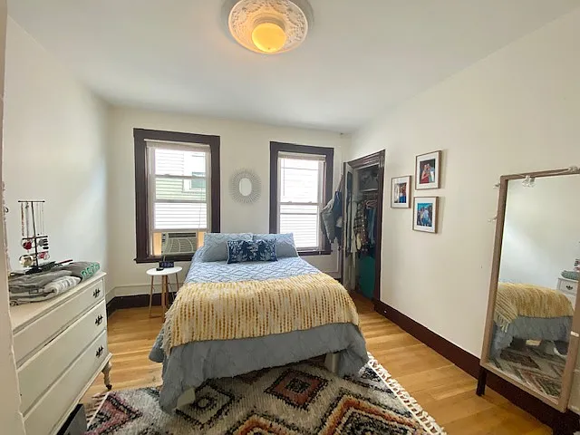 4 bed, 1 bath apartment for rent at 2 Parker Hill Terr Unit 3, Mission Hill — photo 8 of 11