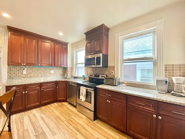 4 bed, 1 bath apartment for rent at 2 Parker Hill Terr Unit 3, Mission Hill — photo 11 of 11