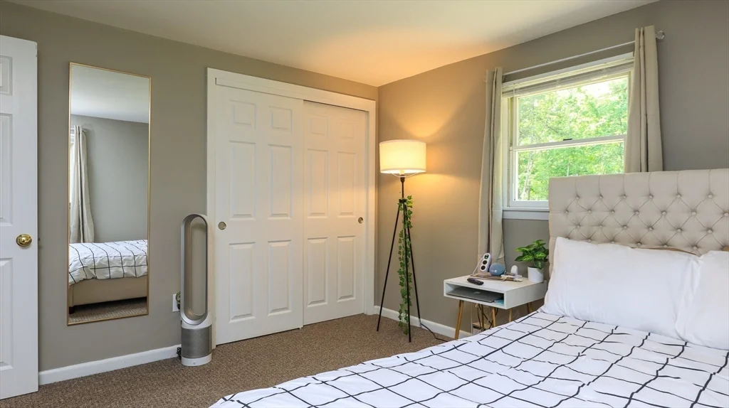 2 bed, 1 bath apartment for rent at 2 Patricia Rd Unit 4, Tyngsborough — photo 4 of 6