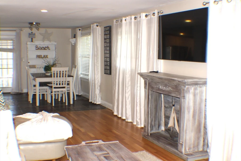 2 bed, 1 bath apartment for rent at 2 Pearl St Unit 1, White Horse Beach — photo 8 of 23
