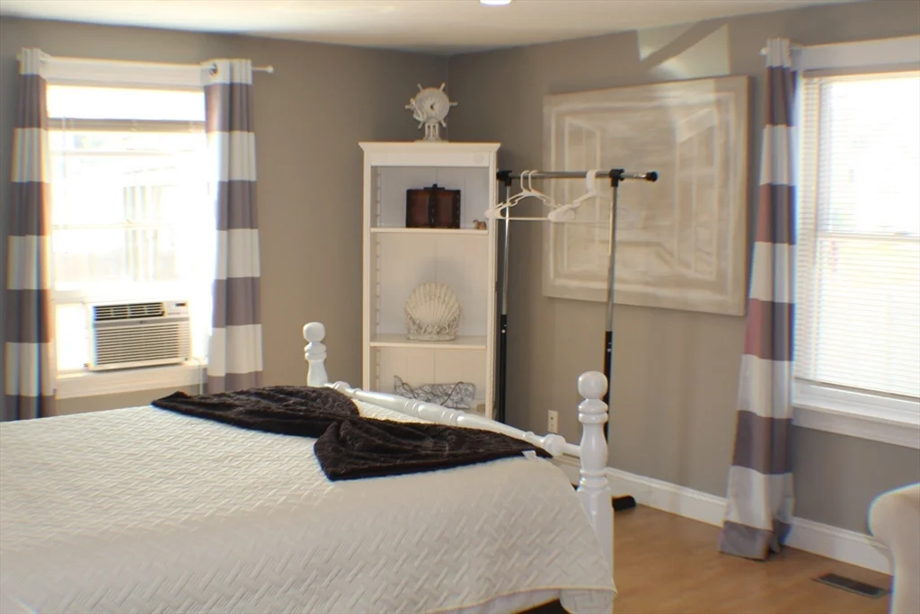 2 bed, 1 bath apartment for rent at 2 Pearl St Unit 1, White Horse Beach — photo 13 of 23