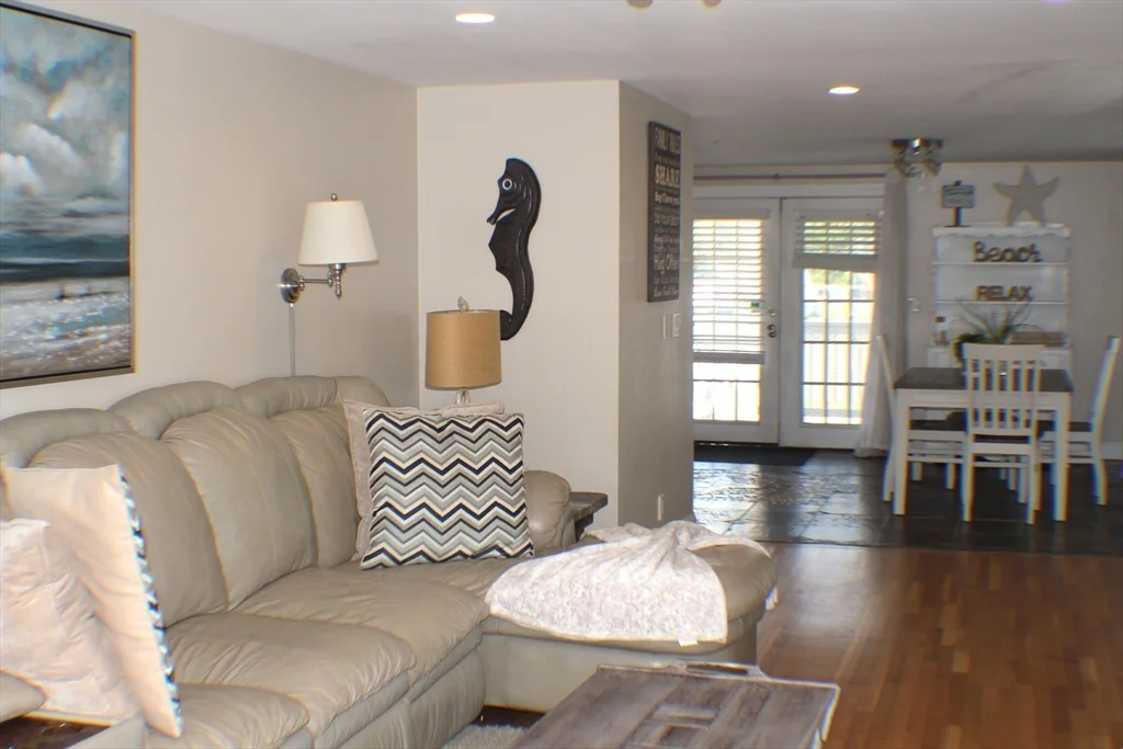 2 bed, 1 bath apartment for rent at 2 Pearl St Unit 1, White Horse Beach — photo 10 of 23
