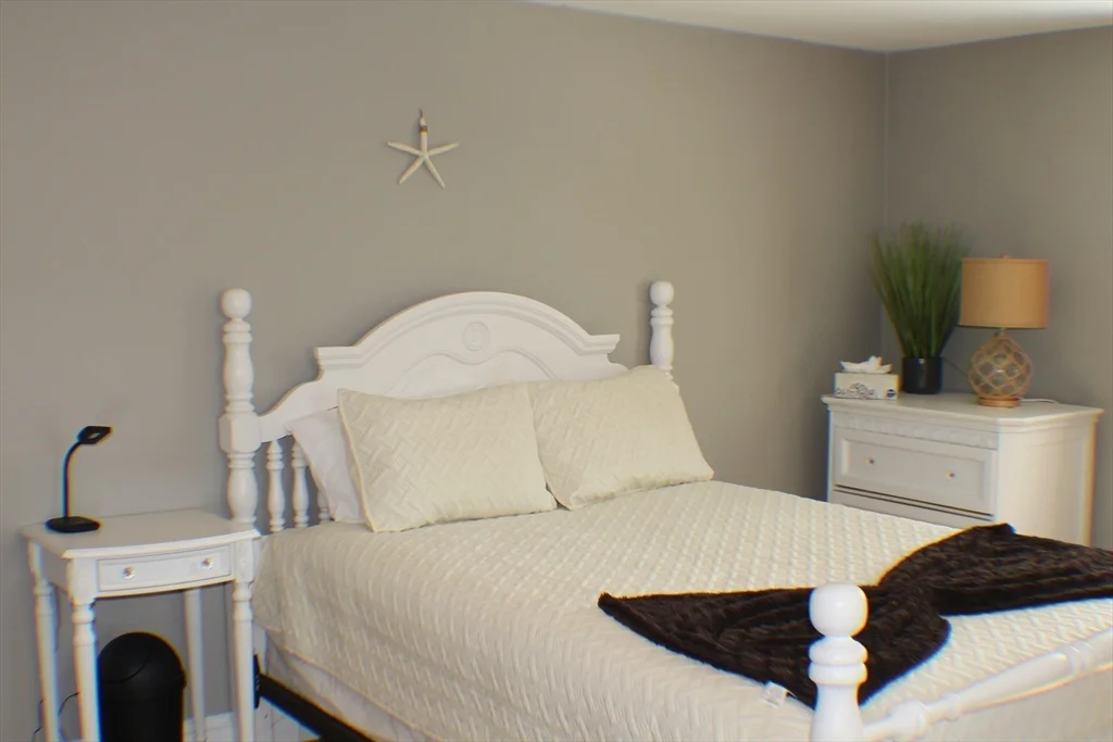2 bed, 1 bath apartment for rent at 2 Pearl St Unit 1, White Horse Beach — photo 16 of 23