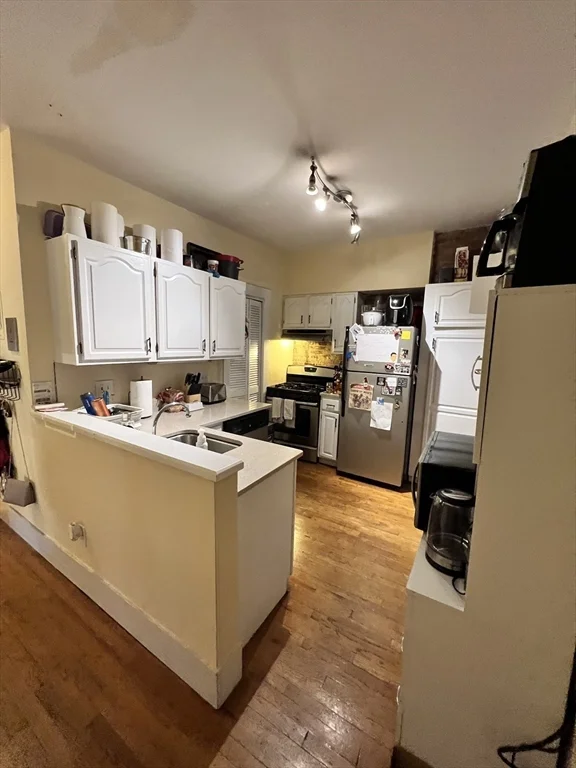 2 bed, 1 bath apartment for rent at 2 Pearl St Unit 4, Charlestown — photo 9 of 12
