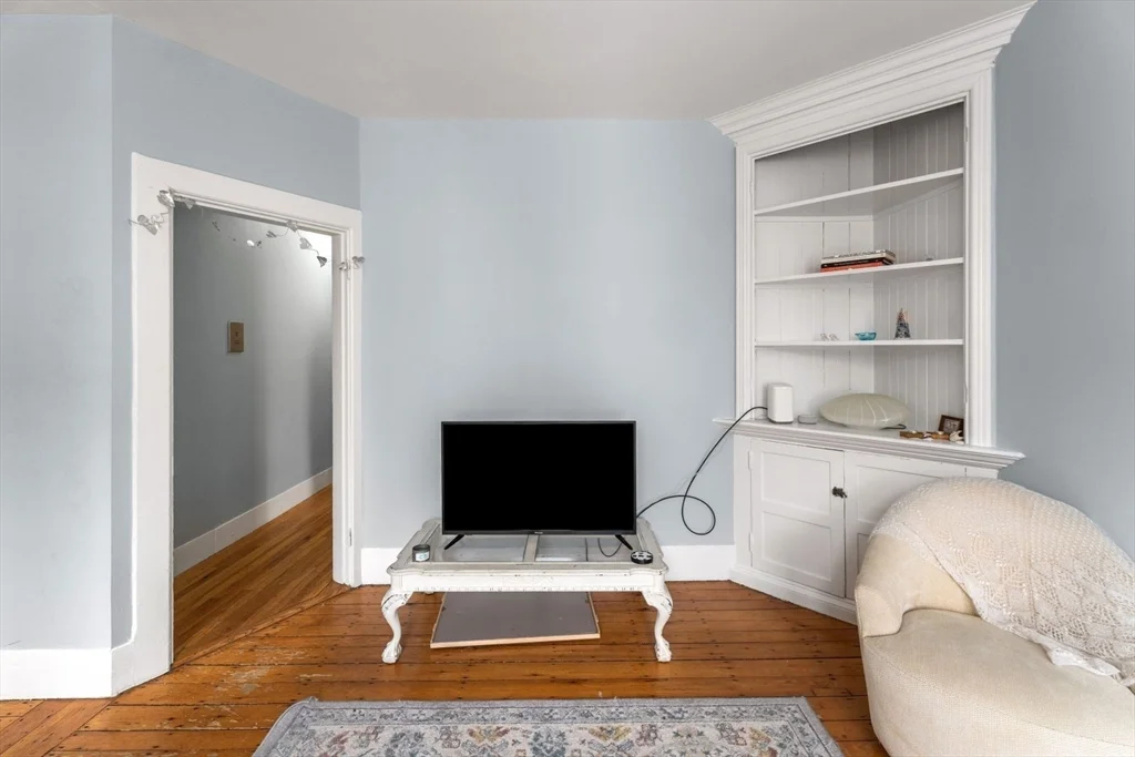 2 bed, 1 bath apartment for rent at 2 Pearl St Unit 7, Charlestown — photo 6 of 24