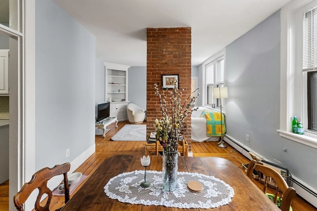 2 bed, 1 bath apartment for rent at 2 Pearl St Unit 7, Charlestown — photo 2 of 24