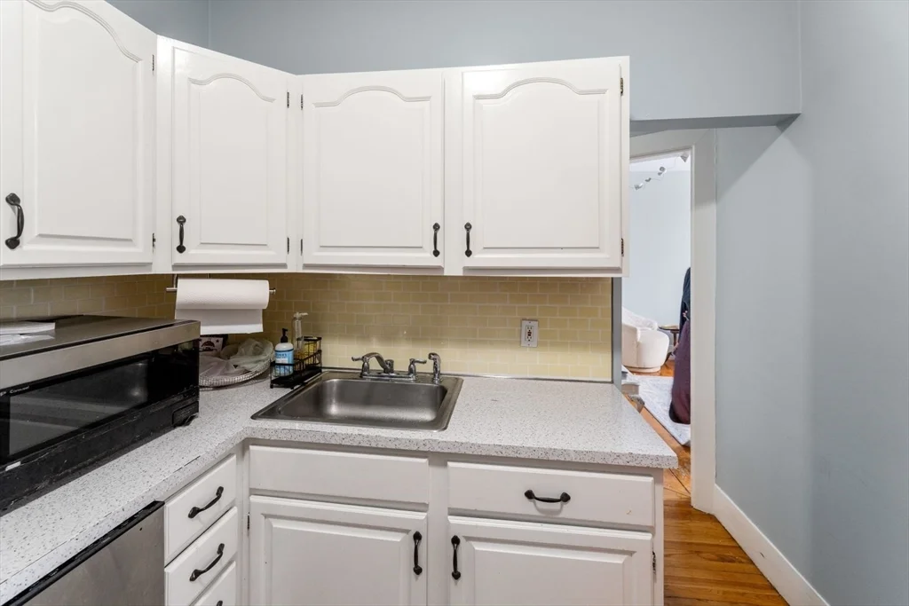 2 bed, 1 bath apartment for rent at 2 Pearl St Unit 7, Charlestown — photo 14 of 24