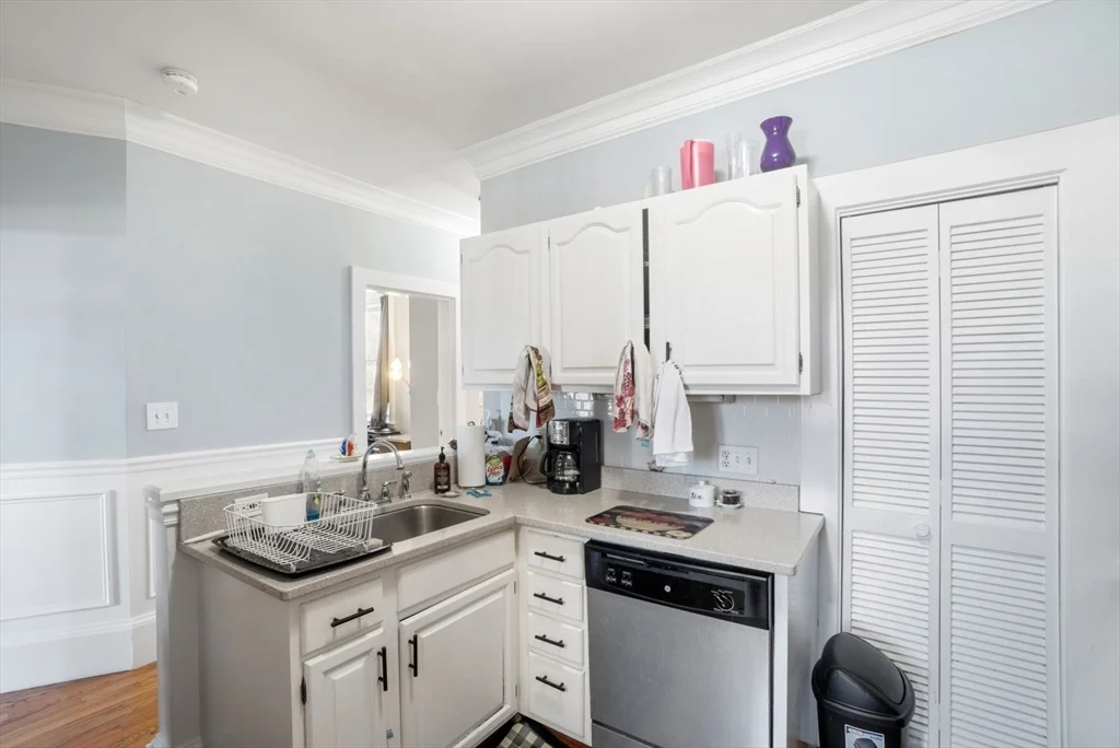 2 bed, 1 bath apartment for rent at 2 Pearl St Unit 8, Charlestown — photo 2 of 29