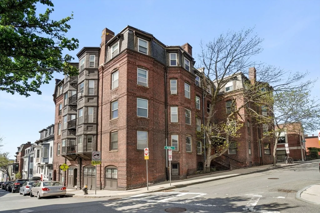 2 bed, 1 bath apartment for rent at 2 Pearl St Unit 8, Charlestown — photo 27 of 29