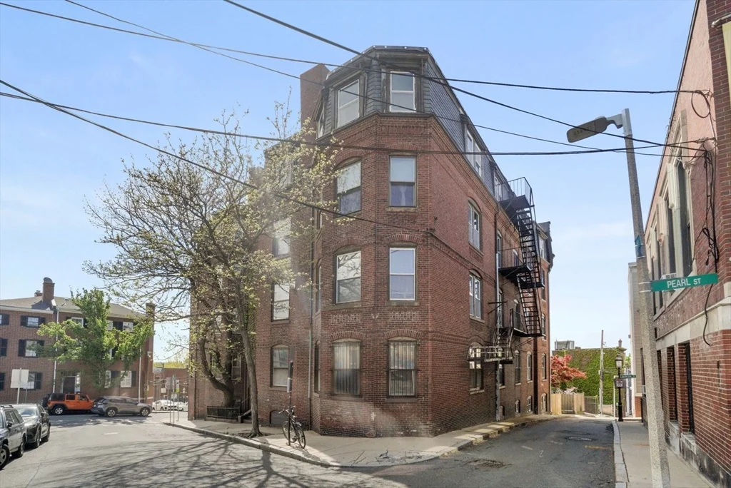 2 bed, 1 bath apartment for rent at 2 Pearl St Unit 8, Charlestown — photo 29 of 29