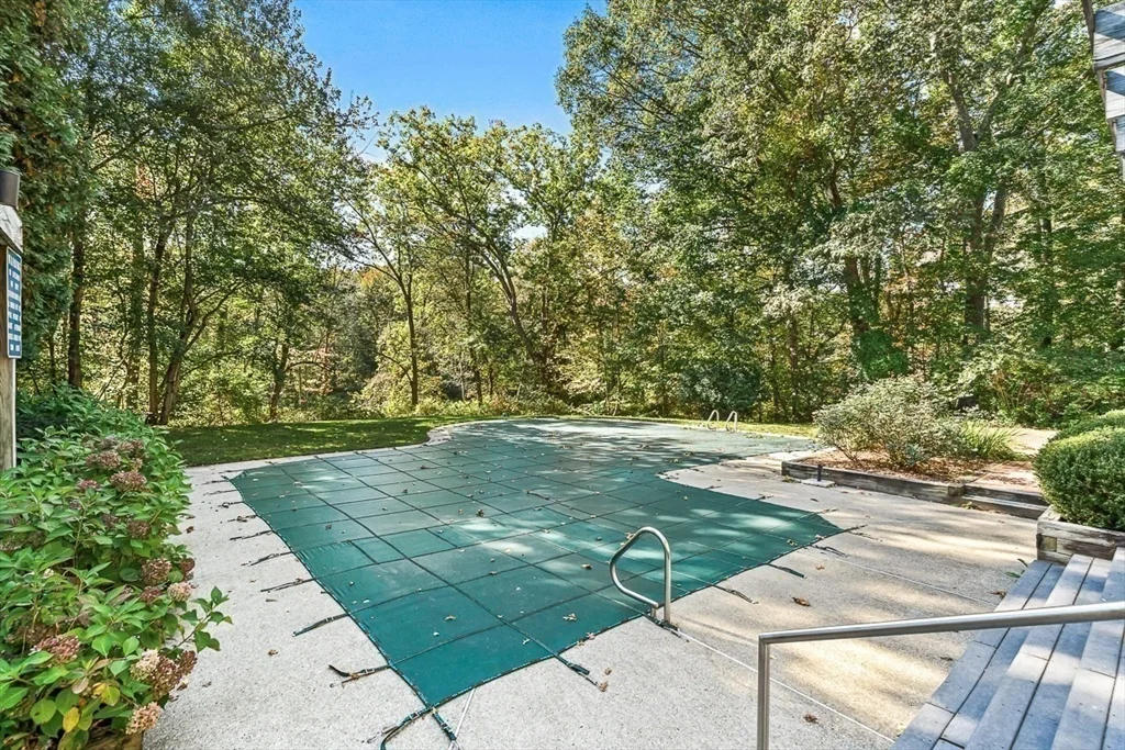4 bed, 3 bath apartment for rent at 2 Phillips Pond Rd Unit B, Natick — photo 33 of 34