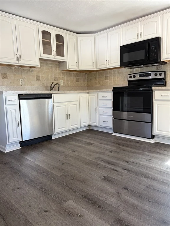 2 bed, 1 bath apartment for rent at 2 Pomeworth St Unit 2, Stoneham — photo 3 of 9