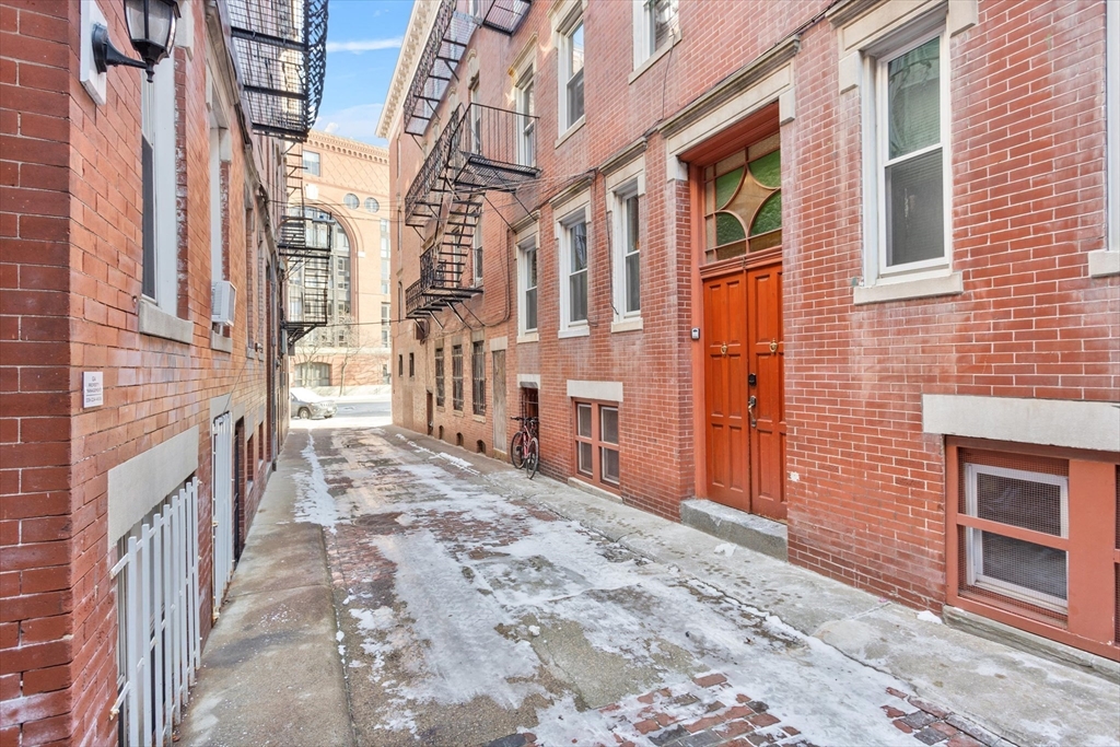 1 bed, 1 bath apartment for rent at 2 Powers Ct Unit 1r, North End — photo 11 of 14