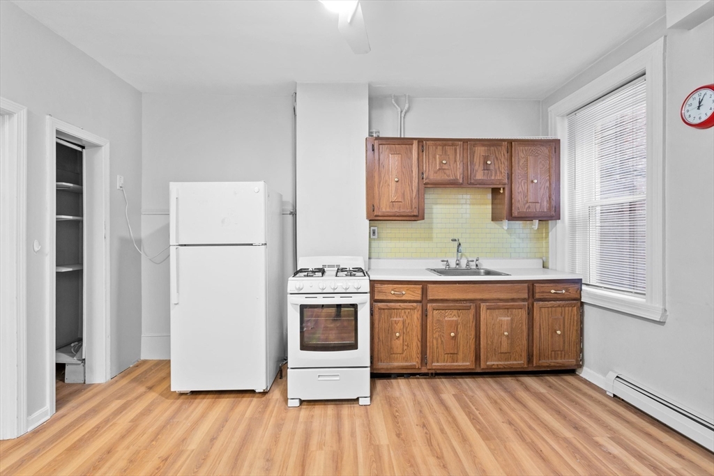 1 bed, 1 bath apartment for rent at 2 Powers Ct Unit 1r, North End — photo 3 of 14