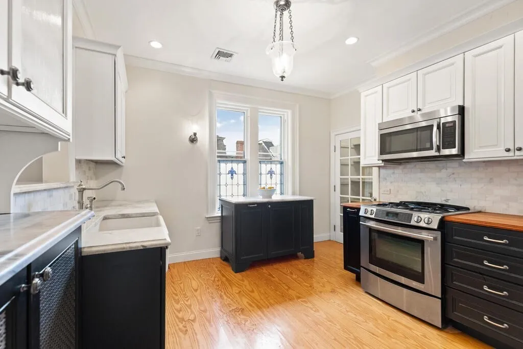 2 bed, 2 bath apartment for rent at 2 Rangeley Rd Unit 2, Winchester — photo 12 of 29