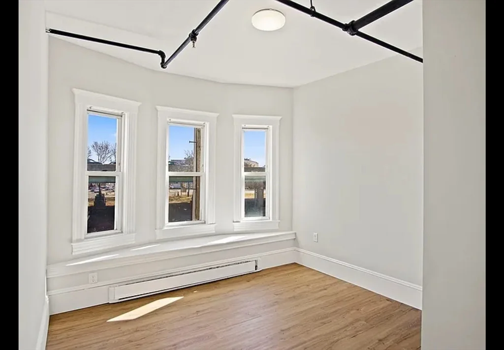 2 bed, 1 bath apartment for rent at 2 Redfield St Unit 2, Dorchester — photo 4 of 14