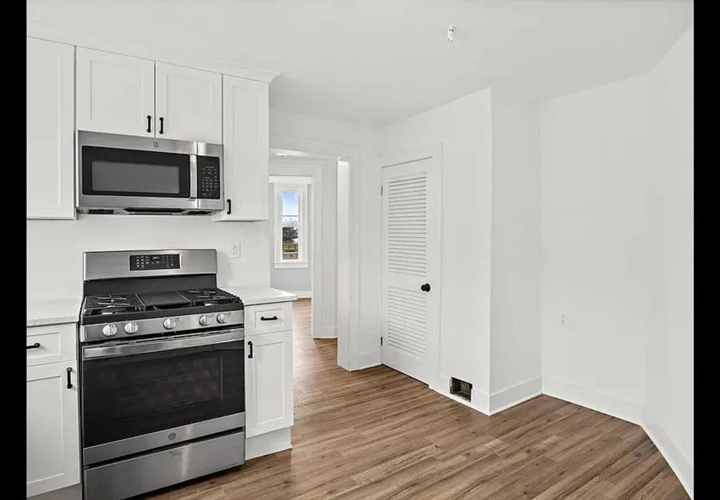 2 bed, 1 bath apartment for rent at 2 Redfield St Unit 3, Dorchester — photo 2 of 11