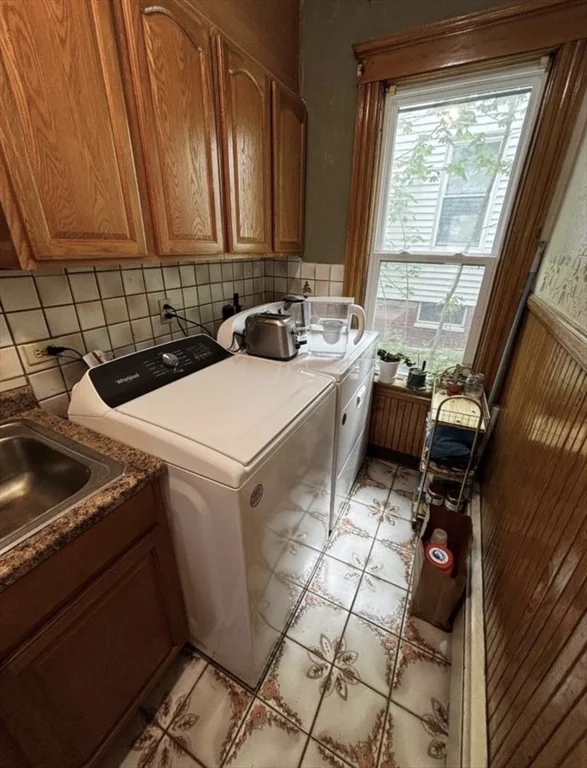 3 bed, 1 bath apartment for rent at 2 Rena St Unit 1, Worcester — photo 4 of 8