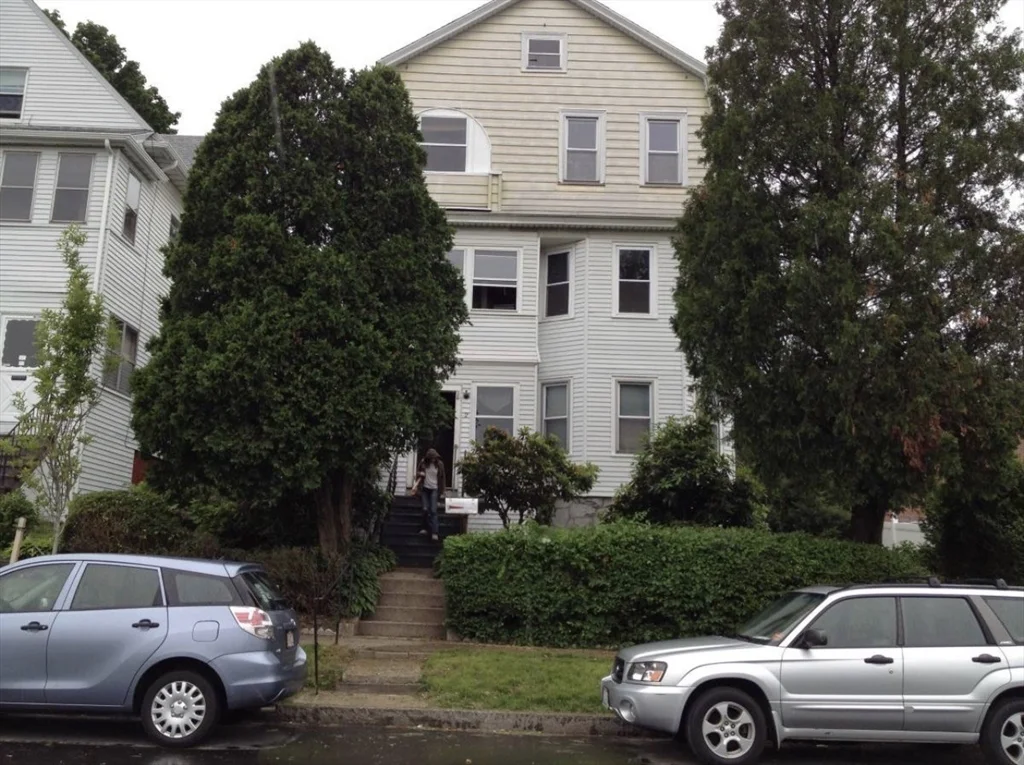 3 bed, 1 bath apartment for rent at 2 Rena St Unit 1, Worcester