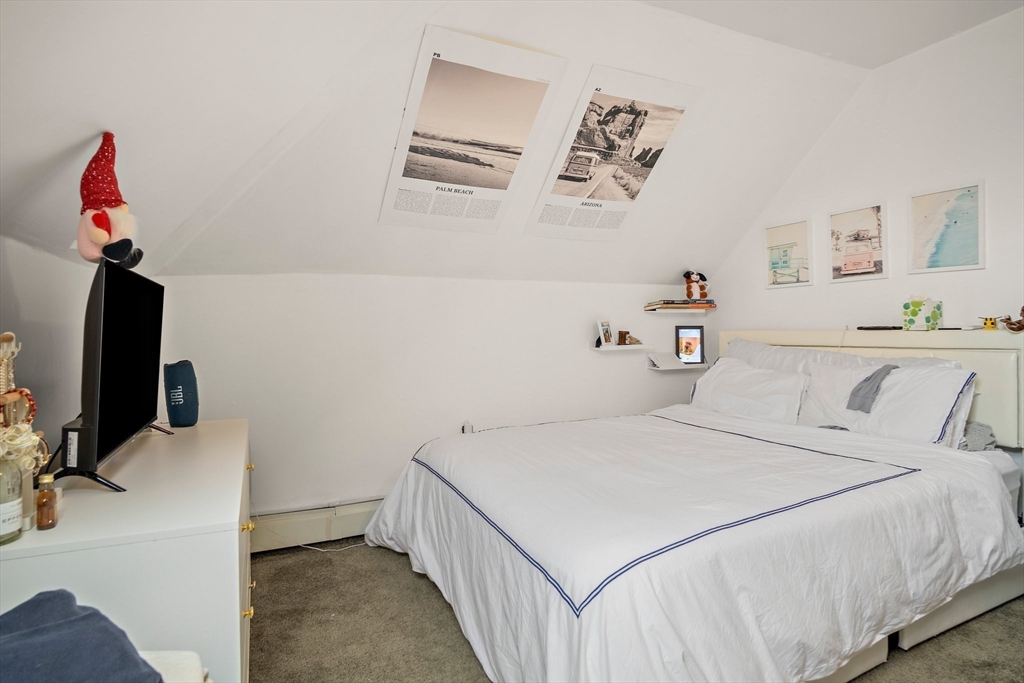 3 bed, 1 bath apartment for rent at 2 Richardson Ter Unit 2, Magoun Square — photo 11 of 17