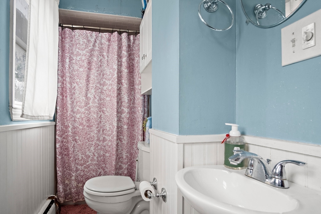 3 bed, 1 bath apartment for rent at 2 Richardson Ter Unit 2, Magoun Square — photo 14 of 17