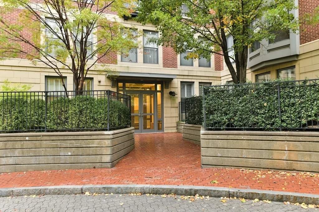 2 bed, 2 bath apartment for rent at 2 Rollins St Unit D-401, South End — photo 16 of 17