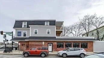 2 bed, 1 bath apartment for rent at 2 Rossmore Rd Unit 1, Jamaica Plain — photo 2 of 13