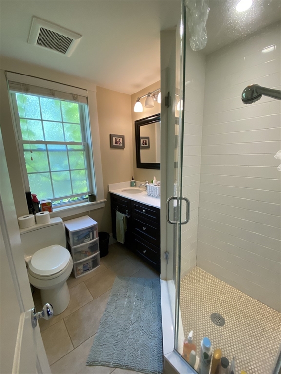 2 bed, 1 bath apartment for rent at 2 Cedar St Unit 2, Back Bay — photo 7 of 12