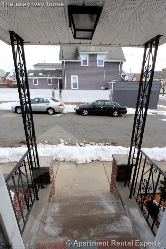 1 bed, 1 bath apartment for rent at 2 Sanger St Unit 2, Magoun Square — photo 5 of 16