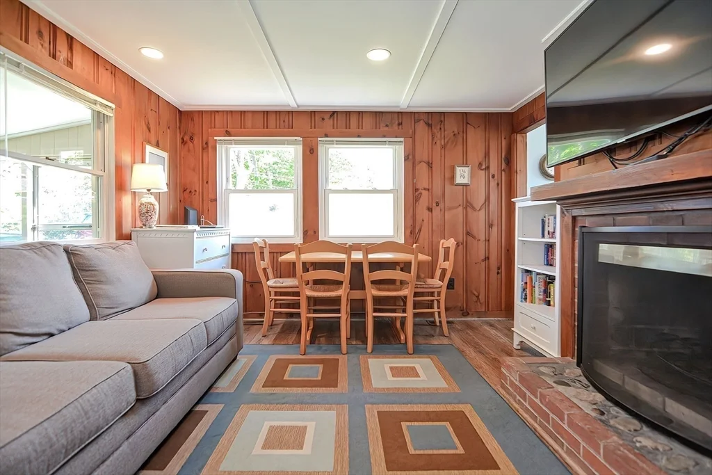 2 bed, 1 bath apartment for rent at 2 Saratoga Ct Unit Winter, Rockport — photo 6 of 22