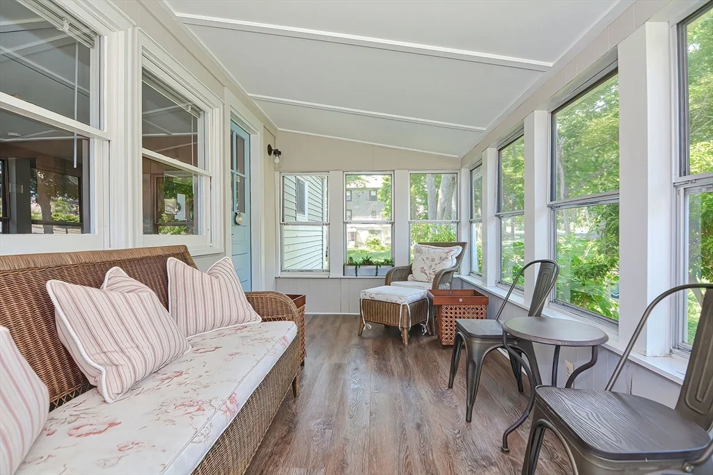 2 bed, 1 bath apartment for rent at 2 Saratoga Ct Unit Winter, Rockport — photo 3 of 22
